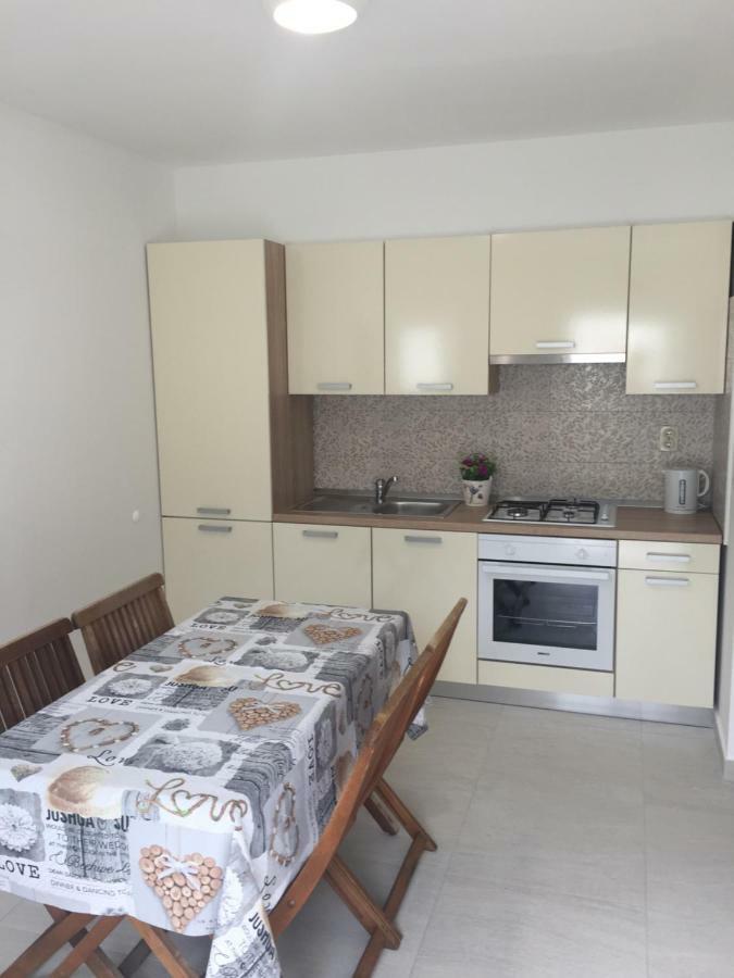 Apartmani Roko 드레베니크 외부 사진